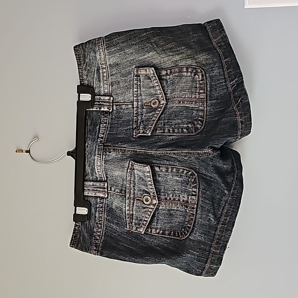 'Smart Set,' Size 1, Denium Shorts - Picture 2 of 2